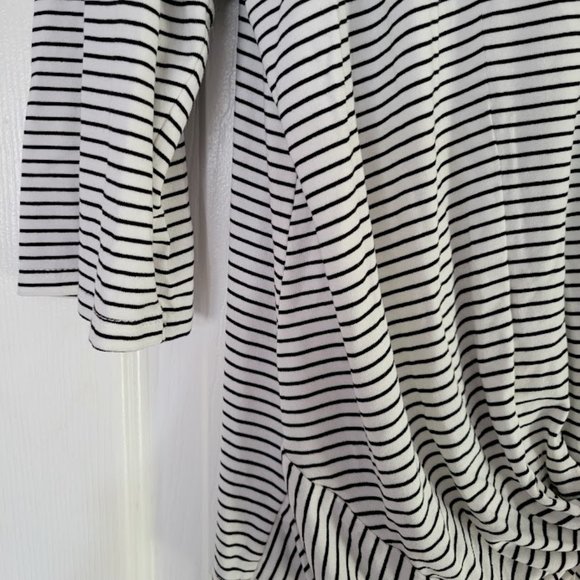 Chico's black and white striped top 3/4 sleeves knotted in front Size 3/… - Picture 4 of 5